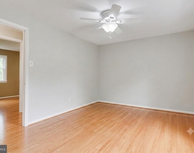 3005 Silent Valley Drive - Photo Thumbnail 3