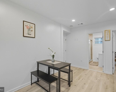 5206 Gilpin Drive - Photo Thumbnail 3