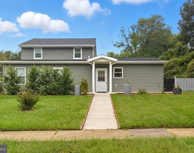 5206 Gilpin Drive - Photo Thumbnail 2