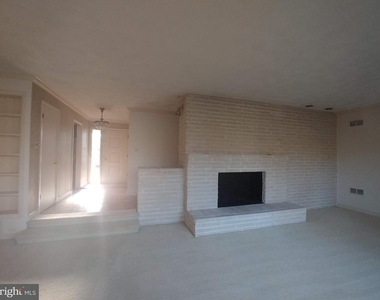 1429 Laburnum Street - Photo Thumbnail 5