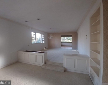 1429 Laburnum Street - Photo Thumbnail 7
