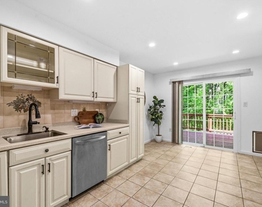 3979 Burning Bush Court - Photo Thumbnail 6