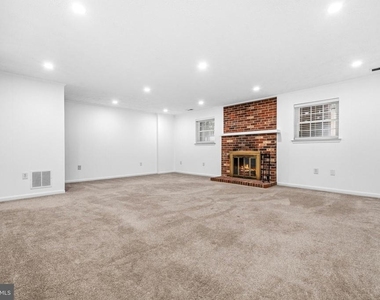 3979 Burning Bush Court - Photo Thumbnail 26