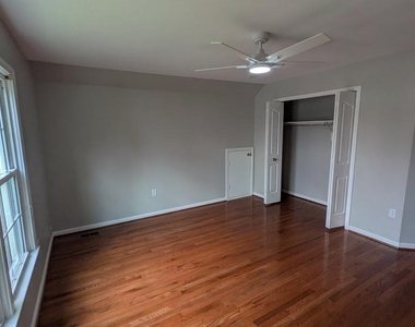 9601 Woodedge Drive - Photo Thumbnail 20