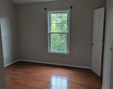 9601 Woodedge Drive - Photo Thumbnail 13