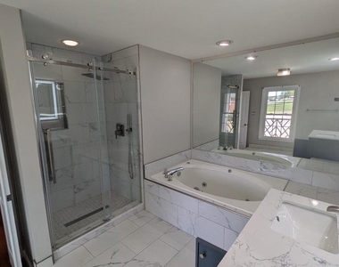 9601 Woodedge Drive - Photo Thumbnail 17