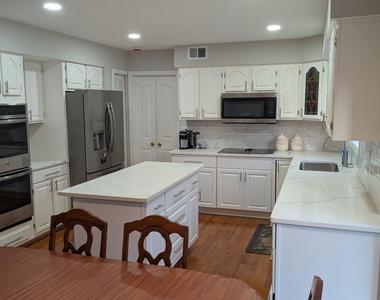 9601 Woodedge Drive - Photo Thumbnail 3