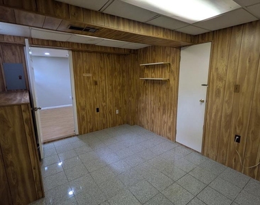 9601 Woodedge Drive - Photo Thumbnail 32