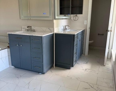 9601 Woodedge Drive - Photo Thumbnail 16