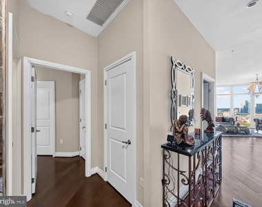 8220 Crestwood Heights Drive - Photo Thumbnail 5