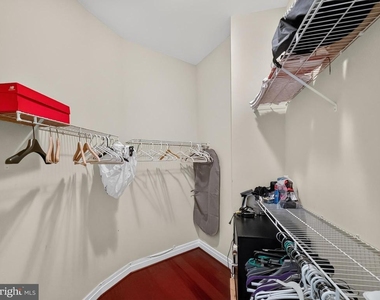 8220 Crestwood Heights Drive - Photo Thumbnail 11