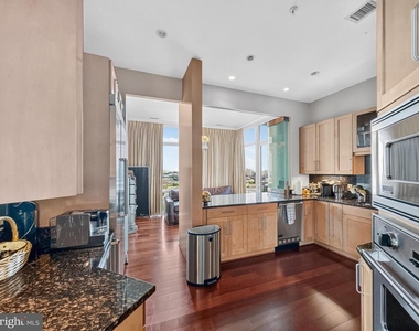 8220 Crestwood Heights Drive - Photo Thumbnail 14