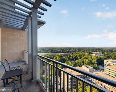 8220 Crestwood Heights Drive - Photo Thumbnail 30