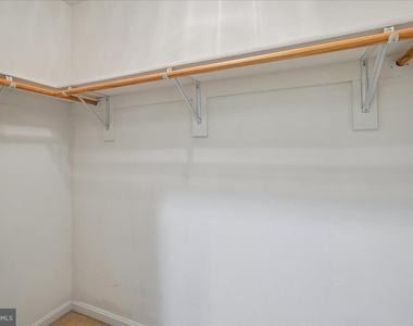 905 Royal Elm Court - Photo Thumbnail 34