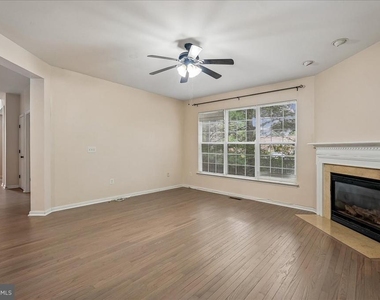 905 Royal Elm Court - Photo Thumbnail 21