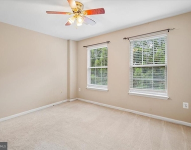 905 Royal Elm Court - Photo Thumbnail 40