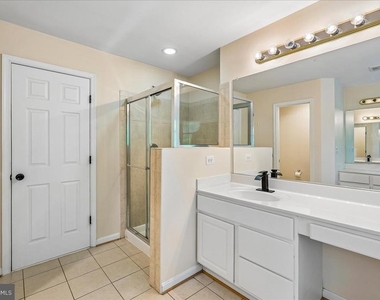 905 Royal Elm Court - Photo Thumbnail 33