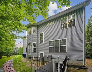 905 Royal Elm Court - Photo Thumbnail 65