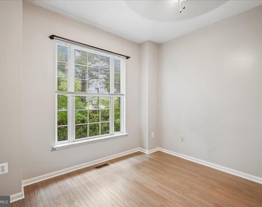 905 Royal Elm Court - Photo Thumbnail 22