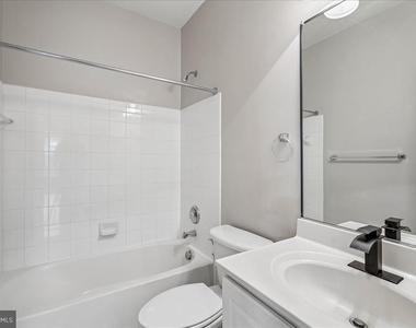 905 Royal Elm Court - Photo Thumbnail 25