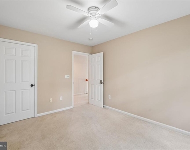 905 Royal Elm Court - Photo Thumbnail 45