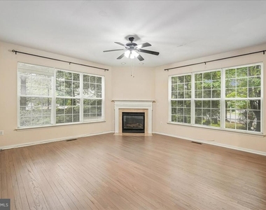905 Royal Elm Court - Photo Thumbnail 18