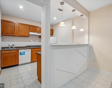 905 Royal Elm Court - Photo Thumbnail 49