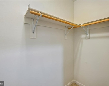 905 Royal Elm Court - Photo Thumbnail 39