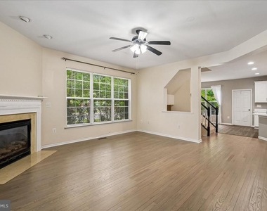 905 Royal Elm Court - Photo Thumbnail 19