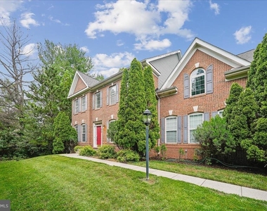 905 Royal Elm Court - Photo Thumbnail 59