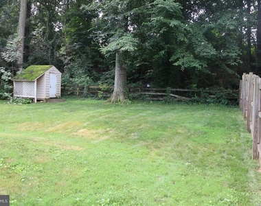 5012 Gainsborough Drive - Photo Thumbnail 4