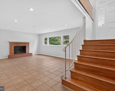8020 Agin Court - Photo Thumbnail 7