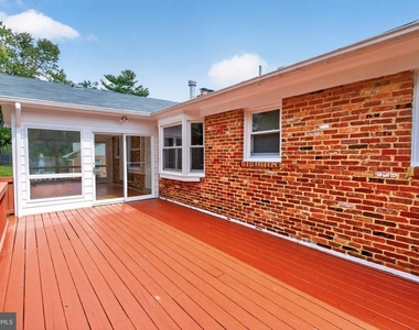8020 Agin Court - Photo Thumbnail 6