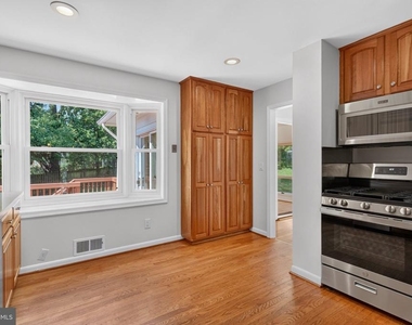 8020 Agin Court - Photo Thumbnail 22