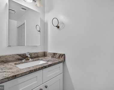 8020 Agin Court - Photo Thumbnail 12