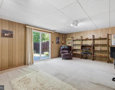 8350 Glastonbury Court - Photo Thumbnail 25