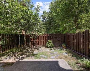 8350 Glastonbury Court - Photo Thumbnail 33