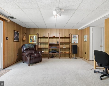 8350 Glastonbury Court - Photo Thumbnail 27