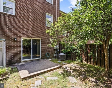 8350 Glastonbury Court - Photo Thumbnail 32
