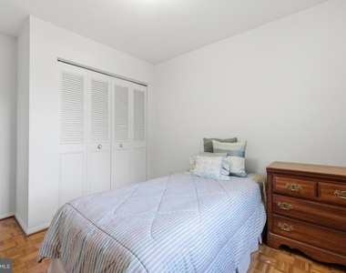 8350 Glastonbury Court - Photo Thumbnail 22