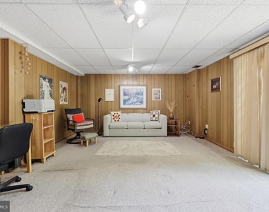 8350 Glastonbury Court - Photo Thumbnail 28