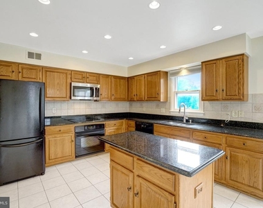 7975 Yancey Drive - Photo Thumbnail 9