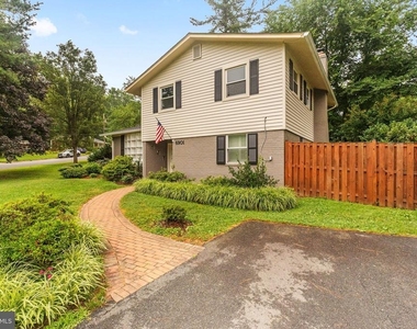 6901 Murray Lane - Photo Thumbnail 5