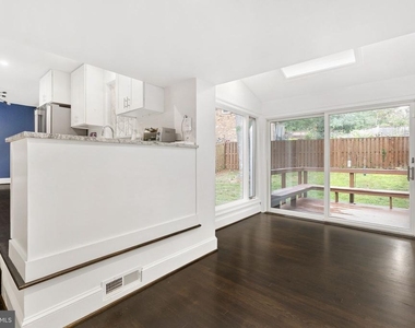 6901 Murray Lane - Photo Thumbnail 17