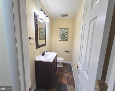 13106 Melville Lane - Photo Thumbnail 8