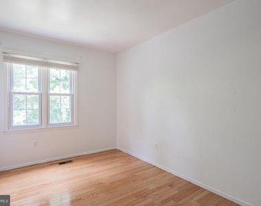 7746 Brandeis Way - Photo Thumbnail 31