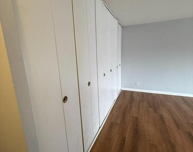 3100 S Manchester Street - Photo Thumbnail 13