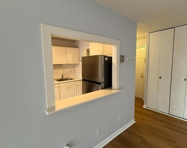 3100 S Manchester Street - Photo Thumbnail 14