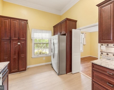 6711 Doane Avenue - Photo Thumbnail 10