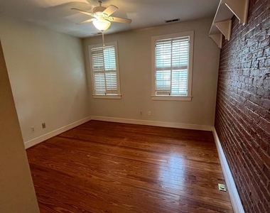 126 N Payne Street N - Photo Thumbnail 12